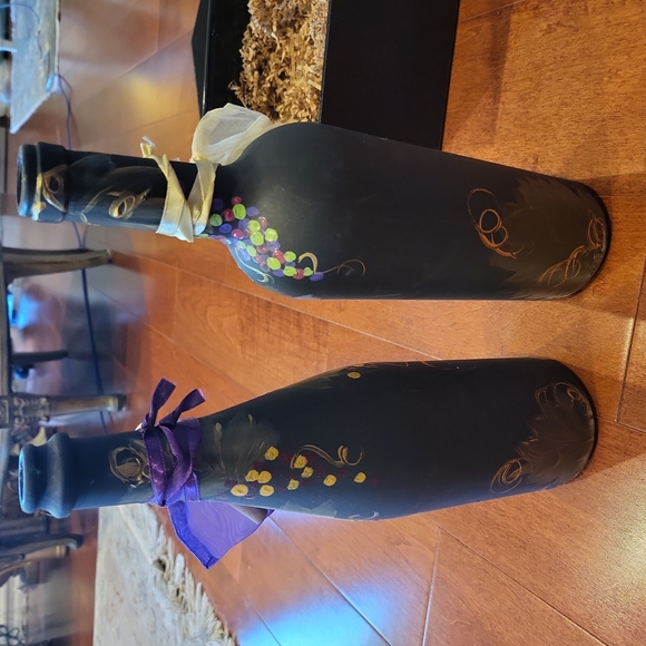 Chalk Painted Festive Decorated Wine Bottles - Picture 8 of 8